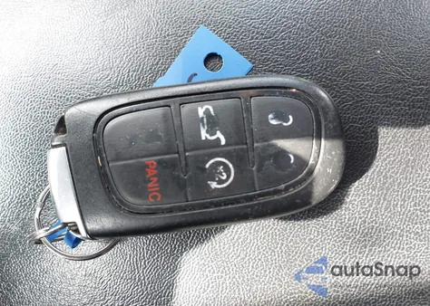 2019 Jeep Cherokee Overland 4X4 z USA, uszkodzony, nr VIN 1C4PJMJX0KD352215